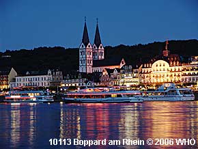 Rheinschifffahrt und Feuerwerk bei Boppard am Rhein